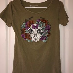 Cat skull with flowers tee